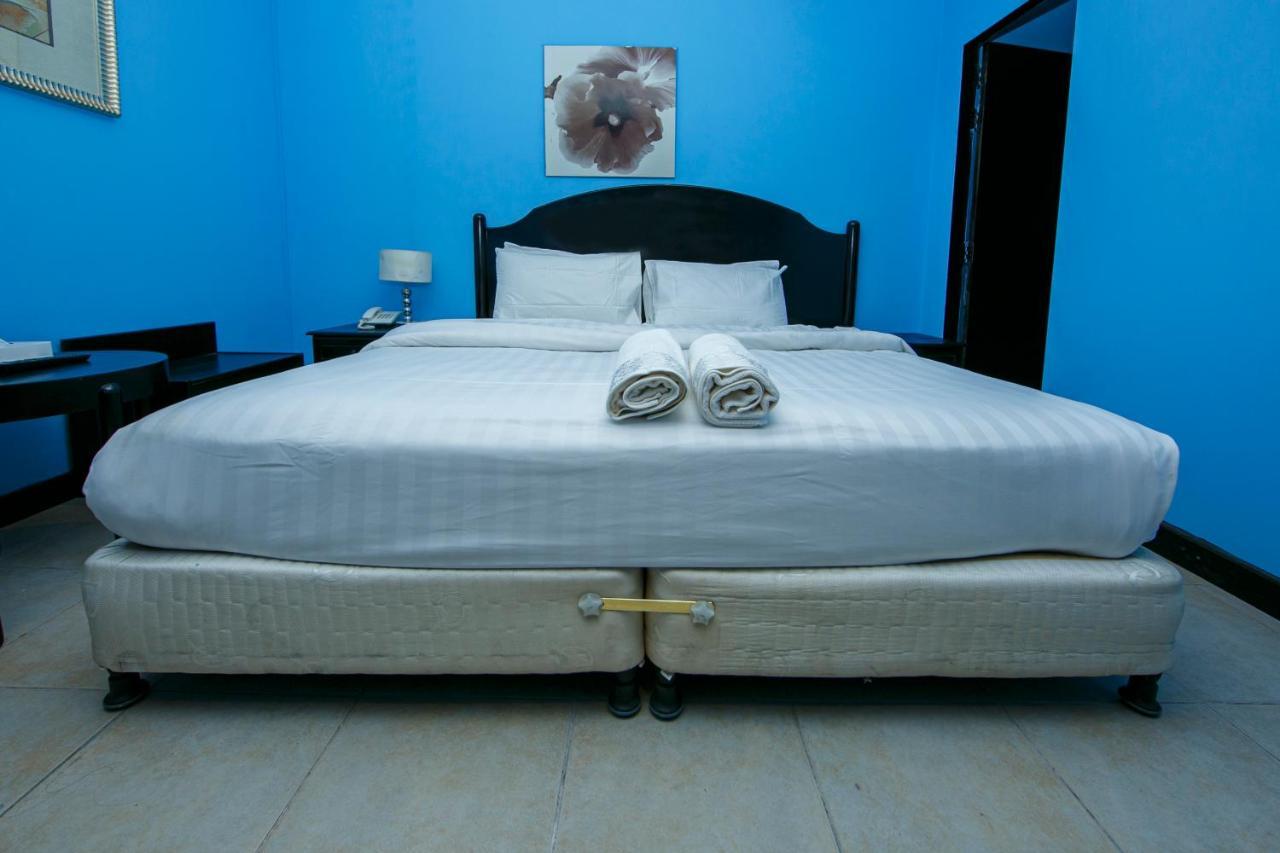 Bahrain Plaza Hotel Manama Luaran gambar
