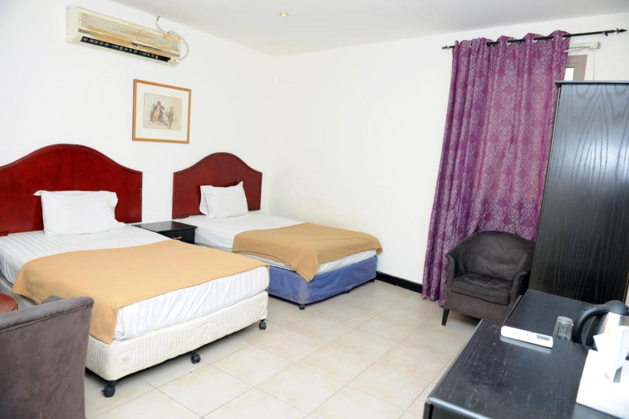 Bahrain Plaza Hotel Manama Luaran gambar